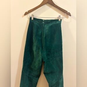 Danier leather pants made in Canada size 4 (XS)